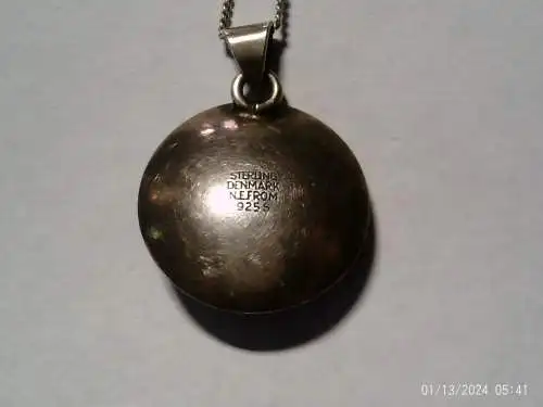 N.E.From  Dänemark zartes Collier mit  Apfelgrüner  Chrysopras Carbachon  mit Halskette 1960 Jahre 