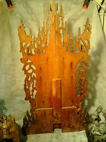 Antiker hölzerner Buddha-Thron um 1900 originale Fassung Goldfarben !