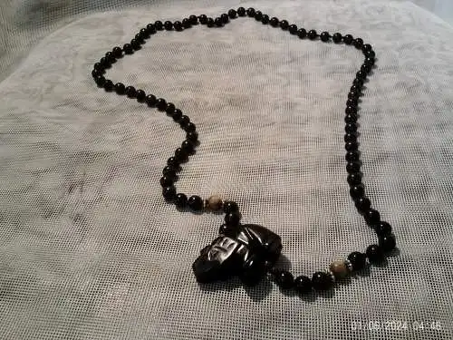 Onyx Tigerauge Perlen Durchmesser 7 mm  Damenkette mit Elefant um 1970 Länge 85 cm