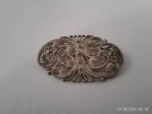 Alte Filigransilber Brosche Italien oval um 1950 Masse: 40 x 25 mm wenig getragen