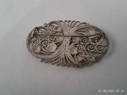 Alte Filigransilber Brosche Italien oval um 1950 Masse: 40 x 25 mm wenig getragen