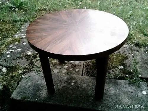 Art Deco Beistell Tisch Couchtischum 1925-35 rund  franz.Nußbaum oder Mahagonie Stammholz furnierte Platte