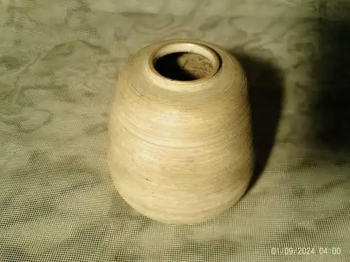 In der Art der  Upsala Ekeby  1938 - ? Keramikvase von Greta Runeborg entworfen, verfügt über eine strukturierte Oberfläche