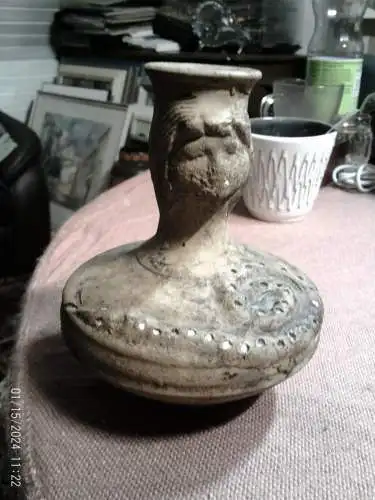 Lagynos kleiner Ölkrug römisches  Dekor :Frauenkopf und Schlange  zeitloch nach Christus ..3-4 Jahrhundert