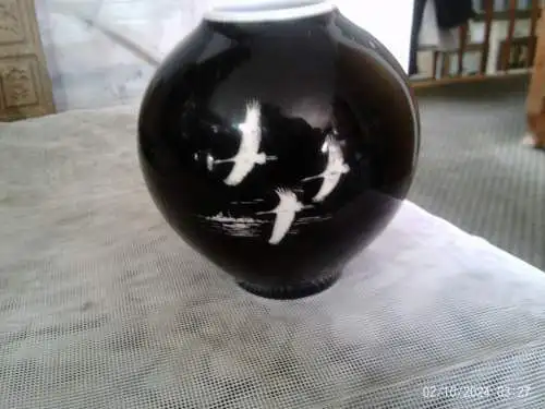 Metzler & Orloff Art Deco Porzellan Vase Dekor Störche  H: 11cm   Durchmesser: 10cm