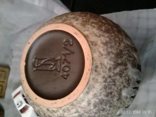 Vintage STEULER KERAMIK Braun mit Gelber Tropfglasur Vase, West German Pottery 1960er Jahre. Diese Vase mit der Formnummer 127/25 ist in ausgezeichnetem Zustand