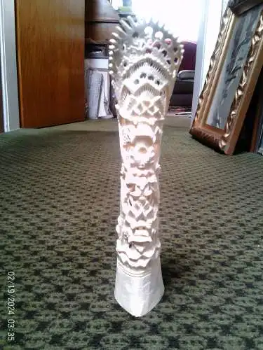 Thailändische Knochen Tempel-Schnitzerei