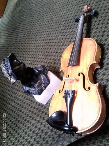 "3/4 Violine signiert Enel Pierre" Enel Pierre 1903 Lyon - ?   aus seiner Werkstätte in Neveau gefertigt 1945 , Enel Pierre war ein Meisterschüler seines Onkels Charles Pierre (1880 Paris 1954 ) in Paris ,