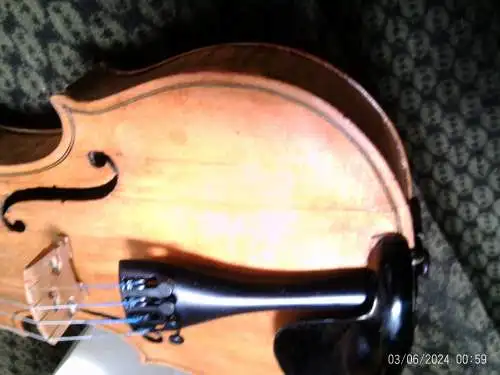 "3/4 Violine signiert Enel Pierre" Enel Pierre 1903 Lyon - ?   aus seiner Werkstätte in Neveau gefertigt 1945 , Enel Pierre war ein Meisterschüler seines Onkels Charles Pierre (1880 Paris 1954 ) in Paris ,