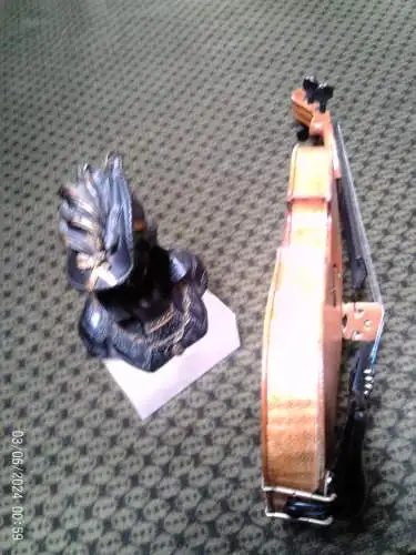 "3/4 Violine signiert Enel Pierre" Enel Pierre 1903 Lyon - ?   aus seiner Werkstätte in Neveau gefertigt 1945 , Enel Pierre war ein Meisterschüler seines Onkels Charles Pierre (1880 Paris 1954 ) in Paris ,