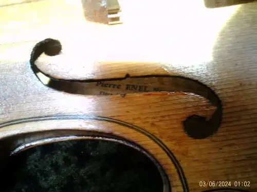"3/4 Violine signiert Enel Pierre" Enel Pierre 1903 Lyon - ?   aus seiner Werkstätte in Neveau gefertigt 1945 , Enel Pierre war ein Meisterschüler seines Onkels Charles Pierre (1880 Paris 1954 ) in Paris ,