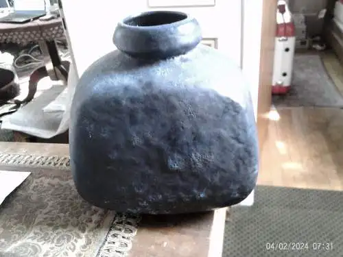 Ruscha seltene Keramik Vase Formnummer 814 Höhe ca 18 cm. Breite ca 19 cm. Tiefe ca 15,5 cm. mit bläuliche vulkanick Glasur.