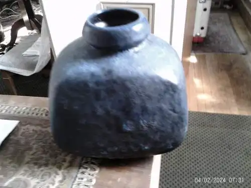 Ruscha seltene Keramik Vase Formnummer 814 Höhe ca 18 cm. Breite ca 19 cm. Tiefe ca 15,5 cm. mit bläuliche vulkanick Glasur.