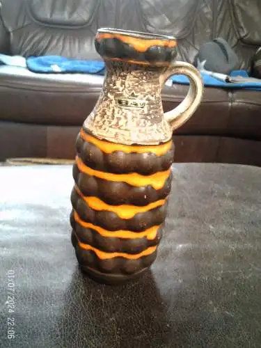 Bay Keramik  Vase Bommel Lava in Orangen und Braun Designer ist :Bodo Mans Formnummer: 65-20 aus den 1960-69 Jahren Fat Lava blau schwarz H: 20
