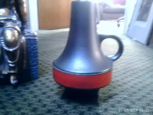  Heinz Siery von 1967 Carstens Tönnishof eine futuristische Raketenform.Ufa Space Keramik Vase Formnr: 1525-19