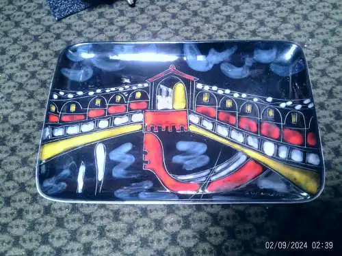 Besonders schönes Keramikbild mit der Seufzerbrücke aus Venedig um 1960 Emaillemalerei zum Aufhängen oder als Obstschale nutzbar.