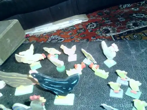 VEB Holz Spielzeuge Set Bauernhof 24 teile um 1940-50 ca 3 -8cm Höhe guter  Zustand !