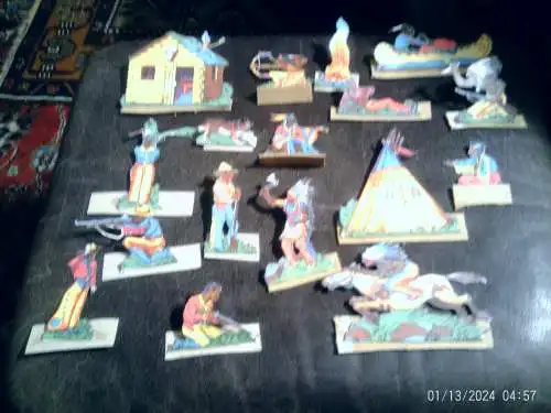 Pappfiguren von Mohikanern und Indianern, Zelt im Retro-Stil. 17 Teile zum Aufstellen 