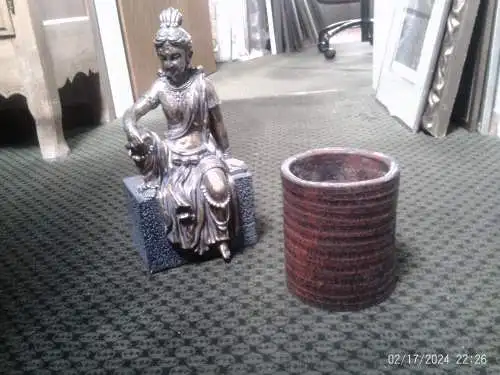 Manufaktur Bitossi. Die rote Vase  hat ein markantes Reliefmuster , Mid Century 1960 Designer: Fratelli Fanciullacci  aus der Vitrine H: 16 cm Durchmesser : 13cm 