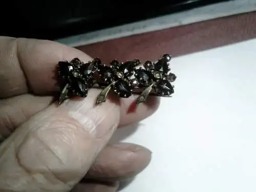 Granat Blütenbrosche   Hochzeit / Verlobung Böhmen oder Ungarn um 1880 dunkelrote Granate von sehr guter Qualität