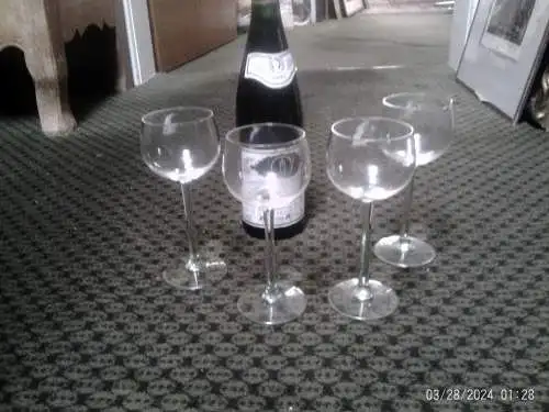 4 antike Jugendstil Weingläser um 1900 - 1920 Uranglas Römerglas Gläser hellgrüner Stengel