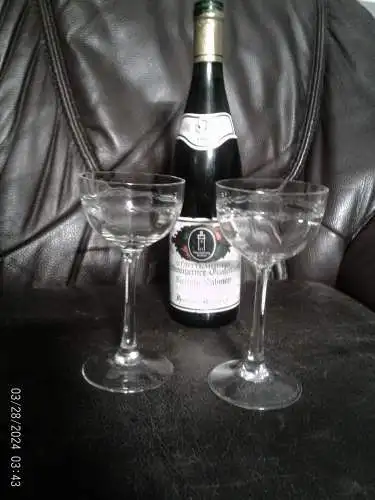 2 antike Jugendstil Weingläser um 1900 Kuppa mehrfach facettiert und mit drei reihigem Linsenschliff fein geschliffen H: 16,3 cm