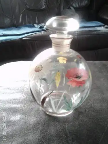 C.G.Haida Sudetendeutsche Glas Likörkaraffe mit feinem Blütendekor  H: 17 cm 