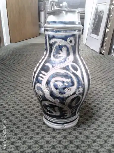  Großer Barock-Birnkrug 18. Jh. – Westerwälder Steinzeug mit Regensburger Zinnmontierung (Wessel) & Monogramm