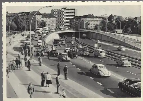 Berlin. Die neue Schnellstraße am Bahnhof Halensee. Verschickt mit Luftpost.