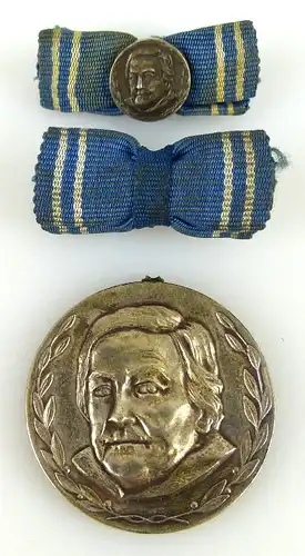 Clara Zetkin Medaille in 900 Ag Silber im Etui + Urkunde verliehen 1960