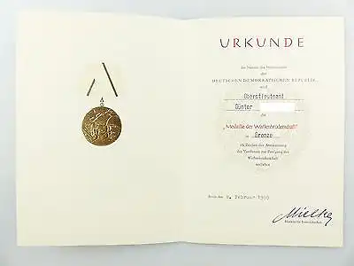 #e6753 Urkunde: Medaille Waffenbrüderschaft Bronze verliehen 1980 Oberstleutnant