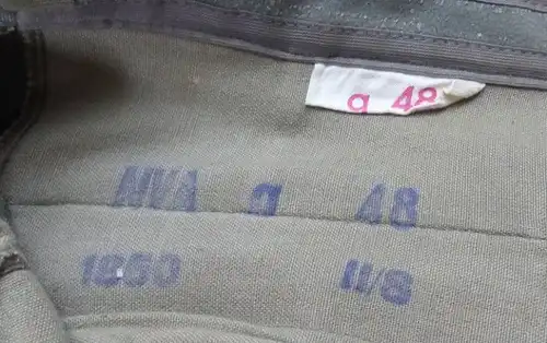 Uniform Hauptmann der LSK DDR mit Fallschirmspringer Abzeichen & Klassifizierung