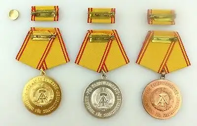 3 Medaillen Für Kampfverdienst Dr. Richard Sorge Medaille in Gold Silber Bronze