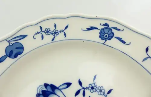 #e8342 Meissen Porzellan Teller 2. Wahl mit Blumenmuster blau weiß