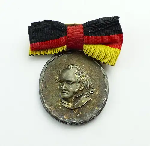 E9143 Original Medaille & Etui Verdienter Lehrer des Volkes 1973-78 Nr. 51 d