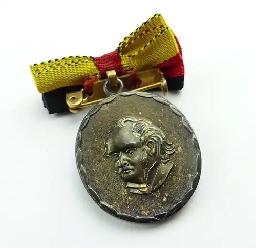 E9143 Original Medaille & Etui Verdienter Lehrer des Volkes 1973-78 Nr. 51 d