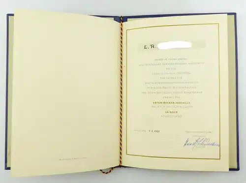 E9109 DDR Nachlass Schriftsteller: Artur-Becker-Medaille FDJ mit Urkunde 1965
