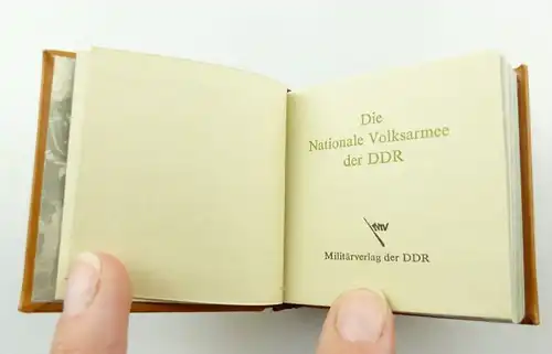 E9212 Minibuch: Die NVA der DDR Militärverlag der DDR mit persönlichem Gruß
