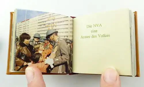 E9212 Minibuch: Die NVA der DDR Militärverlag der DDR mit persönlichem Gruß
