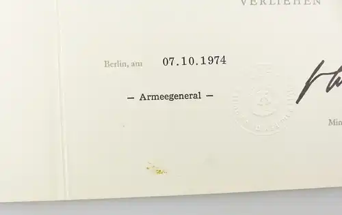 #e6678 DDR Urkunde für Kampforden in Bronze, verliehen 1974 an einen Oberst