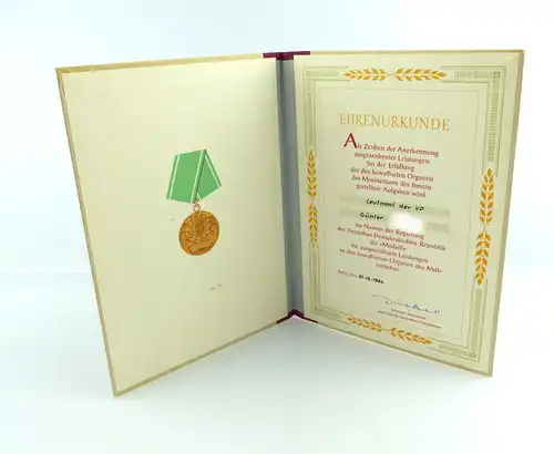 #e2975 Nachlass: DDR Ehrenurkunde für Medaille MdI mit orig. Unterschrift Dickel