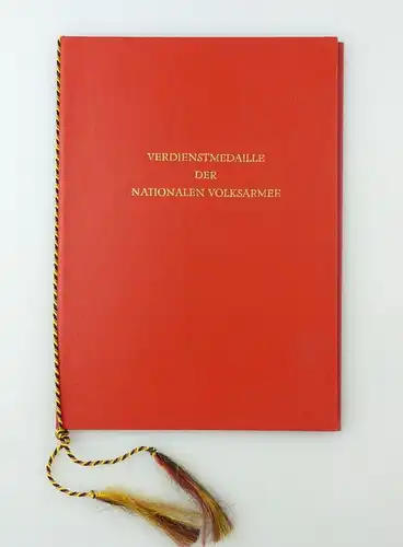 #e7000 DDR Urkunde Verdienstmedaille der NVA in Gold verliehen 1976