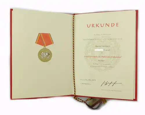 #e6999 DDR Urkunde Verdienstmedaille der NVA in Silber verliehen 1973