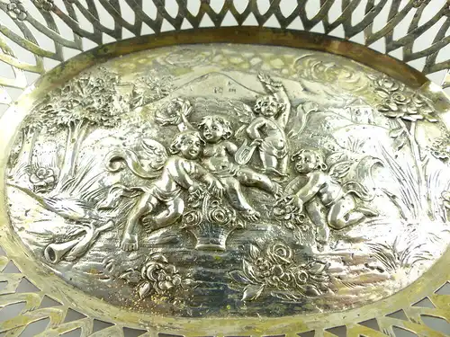 Alte dekorative Schale in 800 (Ag) Silber mit Engelskindern als Motiv e1403