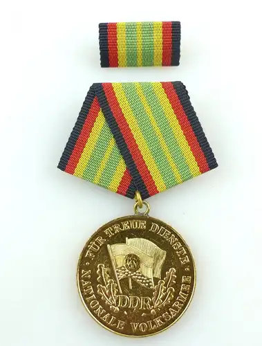 #e3301 DDR Medaille für treue Dienste in der NVA vgl. Band I Nr.149 g 1972-76