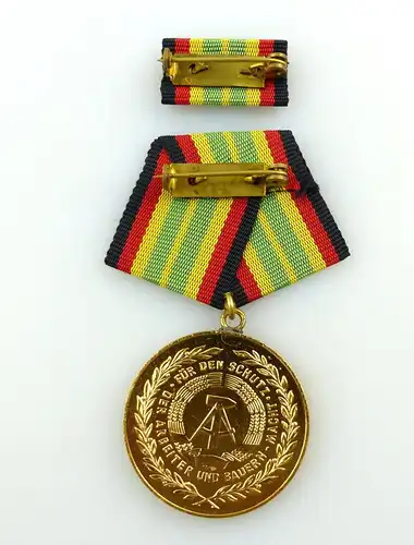 #e3301 DDR Medaille für treue Dienste in der NVA vgl. Band I Nr.149 g 1972-76