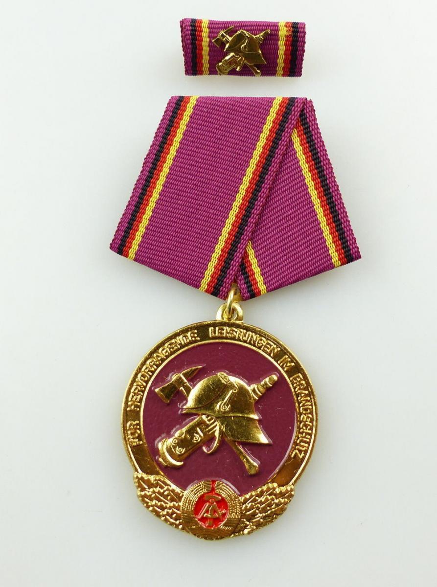 e4585 Medaille Ehrenzeichen für hervorragende Leistungen im
