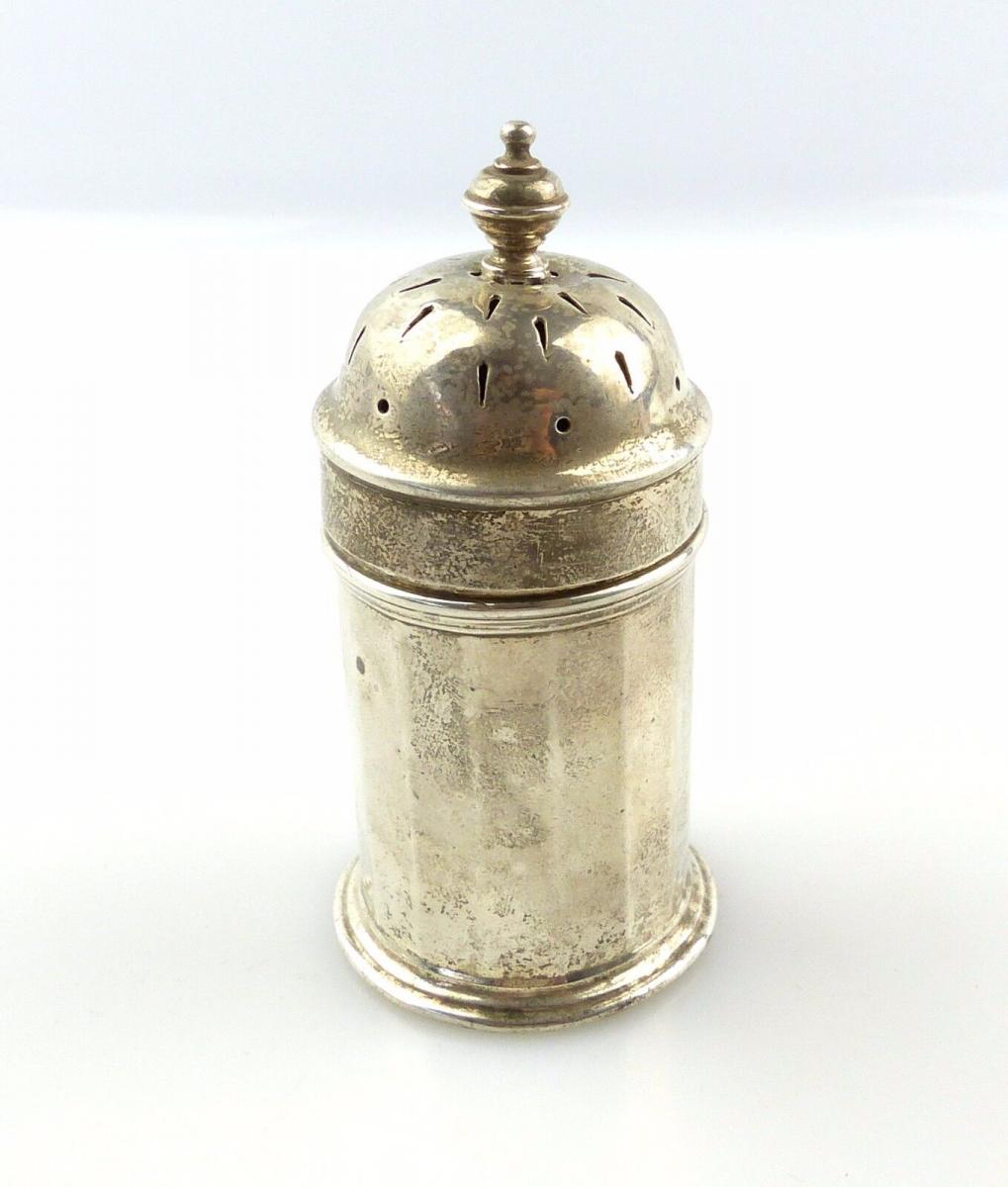 #e5055 Original alter englischer Gew�rzstreuer 925 (Ag) Silber mit Glaseinsatz 0