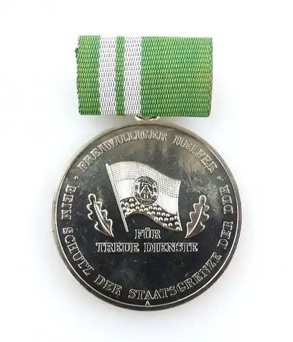 #e3256 Medaille 20 Jahre freiwilliger Helfer zum Schutz der Staatsgrenze der DDR