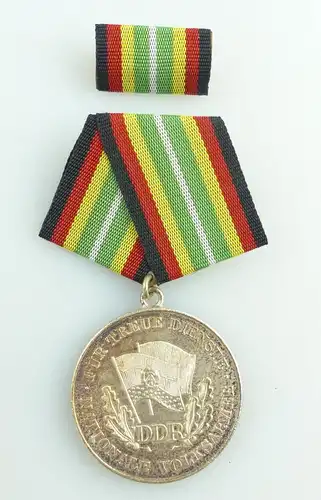 #e3240 DDR Medaille für treue Dienste in der NVA vgl. Band I Nr. 150 f 1966-1972